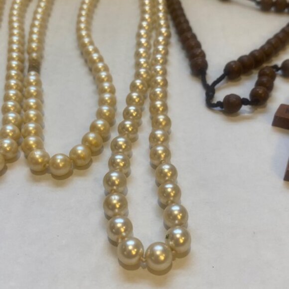 Vintage Faux Pearl necklace Lot. Fashion. 5 necklaces - Picture 6 of 6